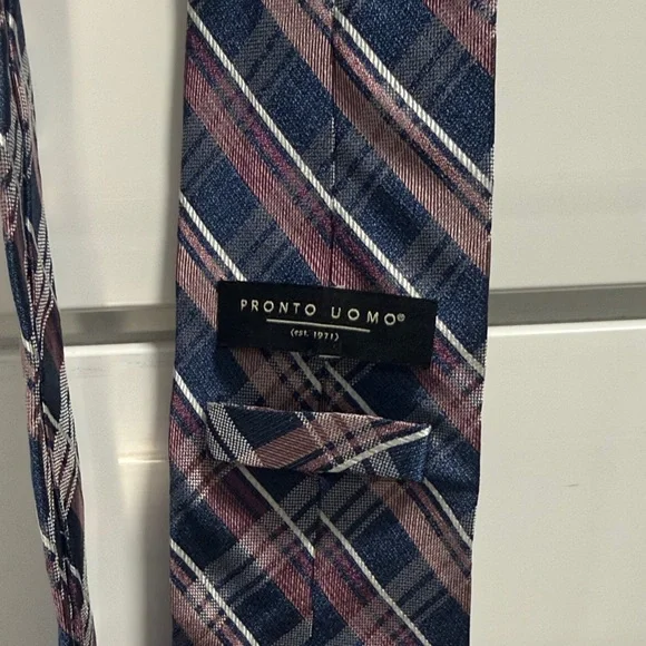 Pronto Uomo Classic Plaid Tie in Red and Blue - Picture 2 of 2